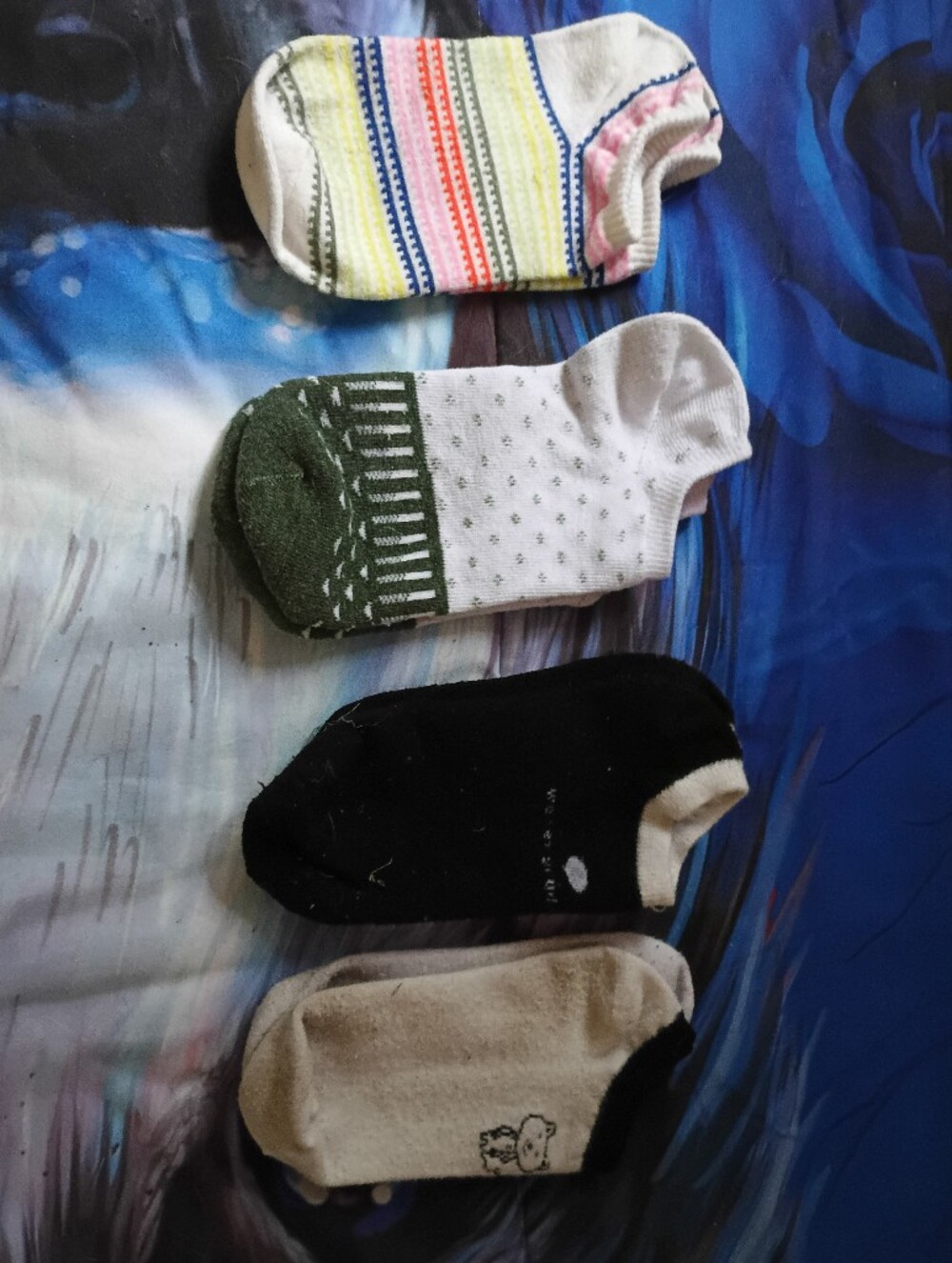 Pack of 4 Woman's Low-Cut No-Show Socks - Mixed Colors